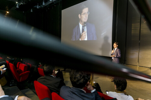 nicolas-dufourcq-presente-le-bilan-2015-20160331_bpifrance_manitou-042-c-antoine-monie-jpg